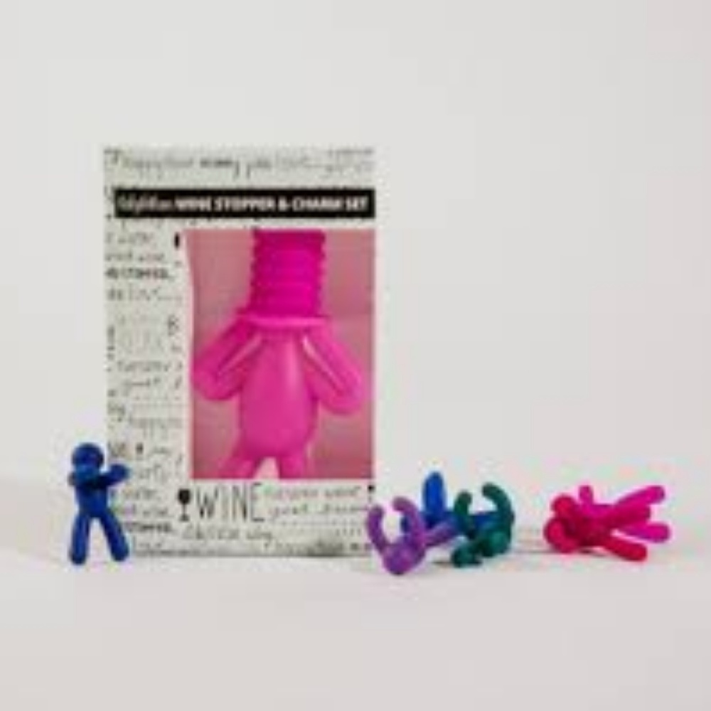 Fabfitfun NIB cute wine stopper and charms